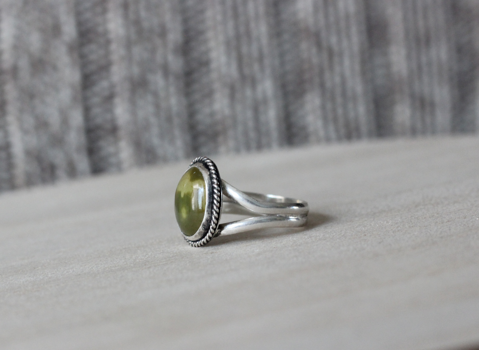 Green Turquoise Ring // Size 9 // OOAK