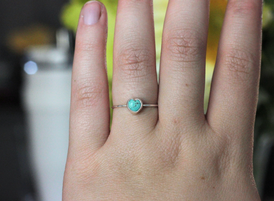 Turquoise Mini Heart Ring // Size 9