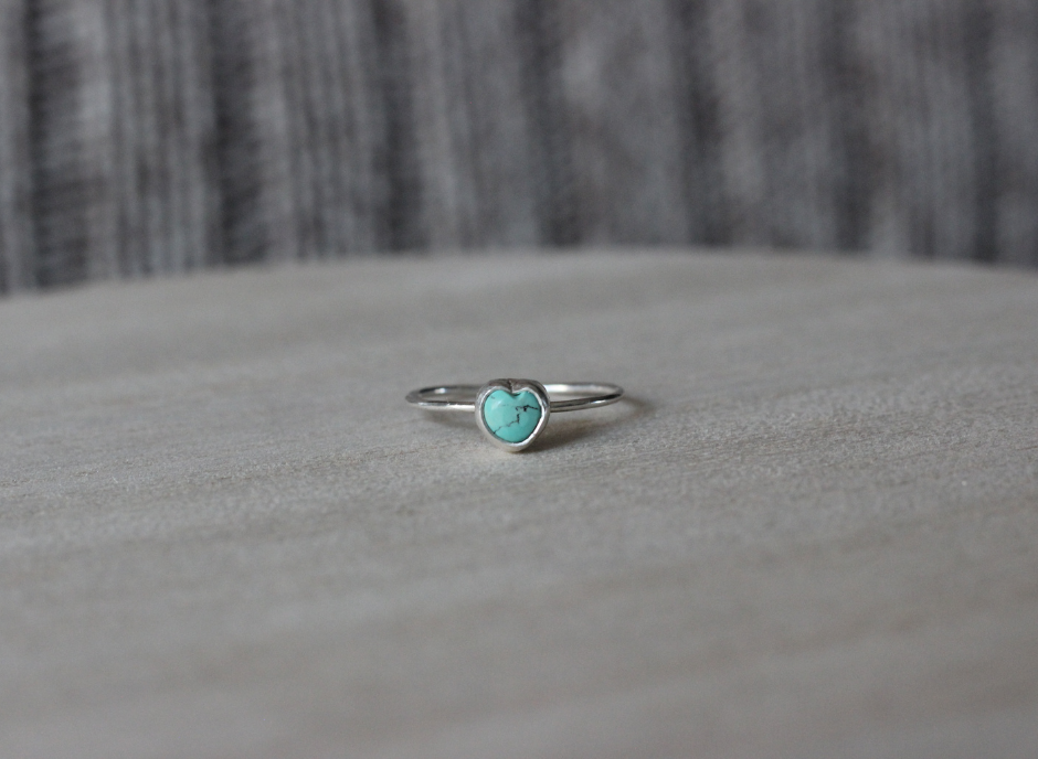 Turquoise Mini Heart Ring // Size 9