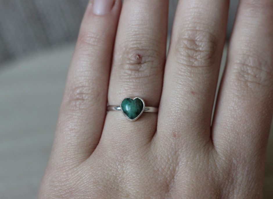 Turquoise Heart Ring // Size 8.5