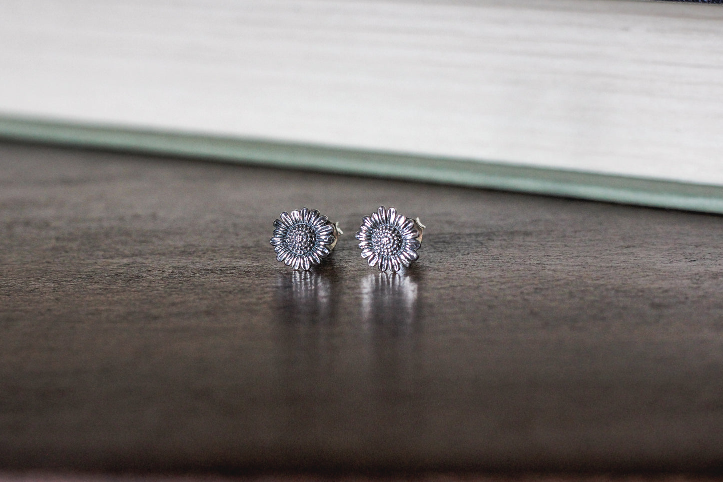 Daisy Studs