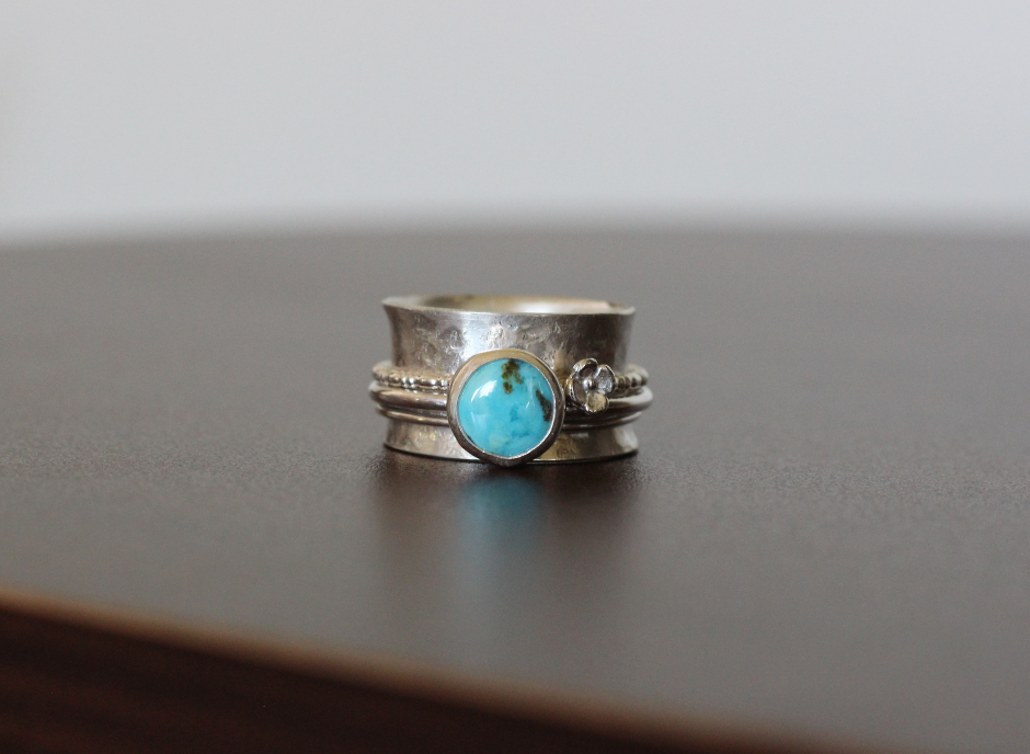 Busy Blooming Turquoise Spinner // Size 9