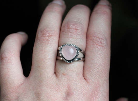 Rose Quartz Heart Ring // CHOOSE YOUR SIZE