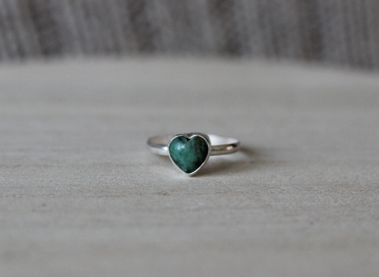 Turquoise Heart Ring // Size 8.5