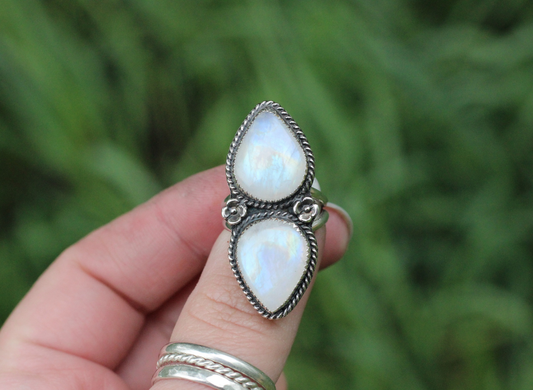 Rainbow Moonstone Floral Sheild Ring // Size 7.5 // OOAK