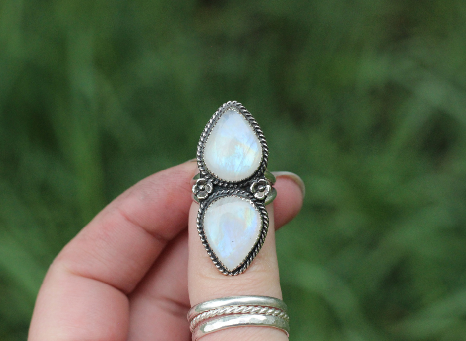Rainbow Moonstone Floral Sheild Ring // Size 7.5 // OOAK